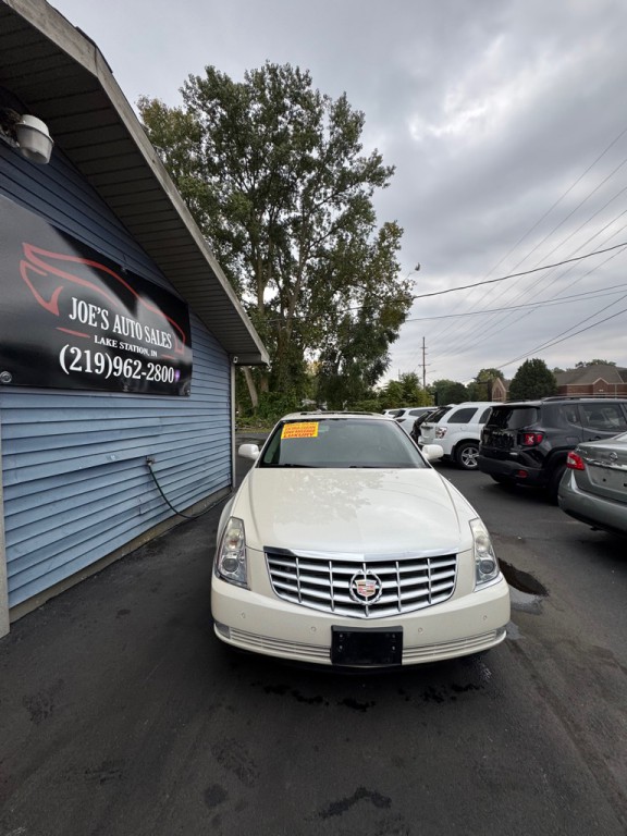 2008 Cadillac DTS Image 2