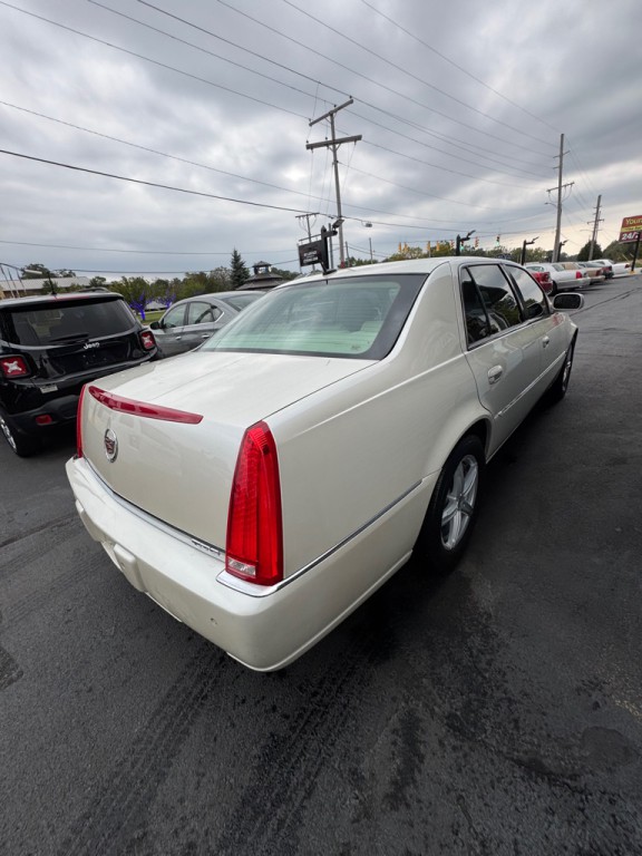 2008 Cadillac DTS Image 4