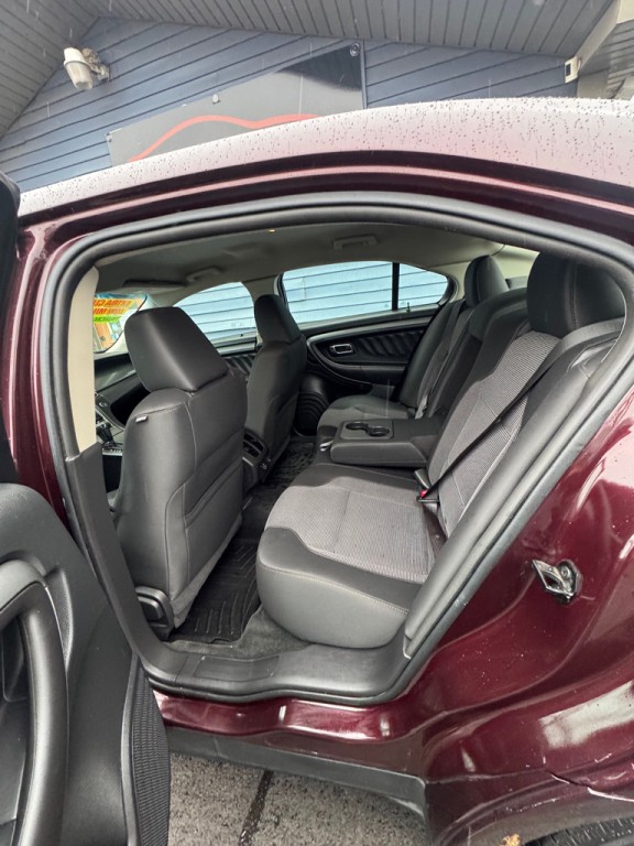 2011 Ford Taurus Image 8