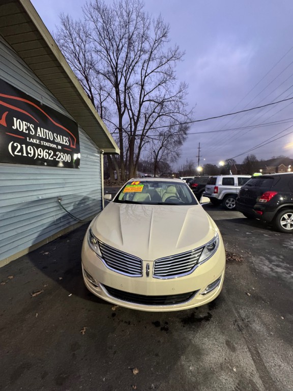 2014 Lincoln MKZ Image 2