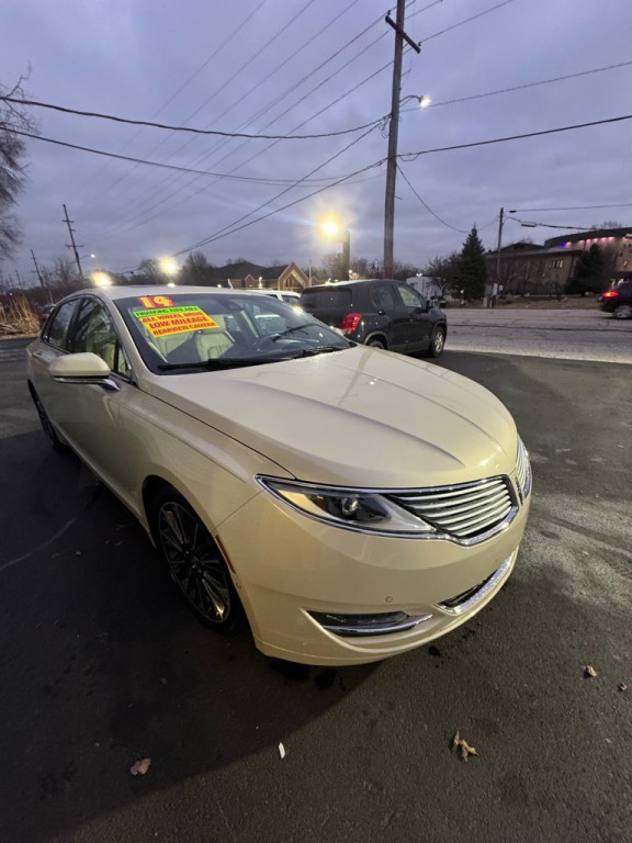 2014 Lincoln MKZ Image 3