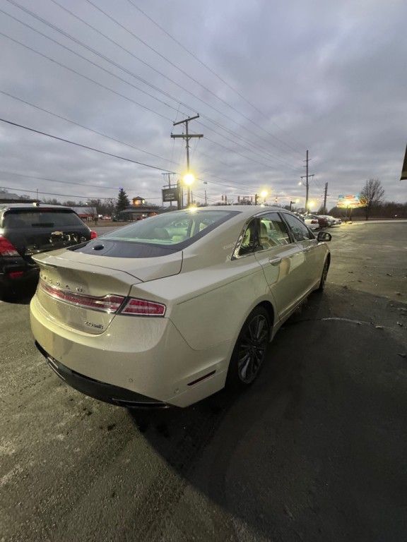 2014 Lincoln MKZ Image 4