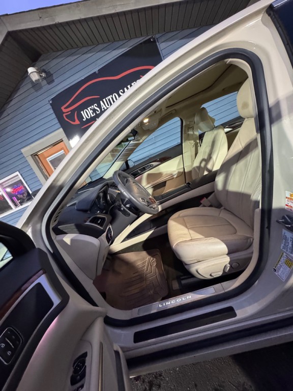 2014 Lincoln MKZ Image 8