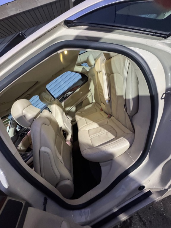 2014 Lincoln MKZ Image 9