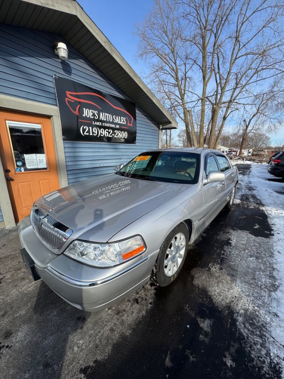 2009 Lincoln Town Car Image 1