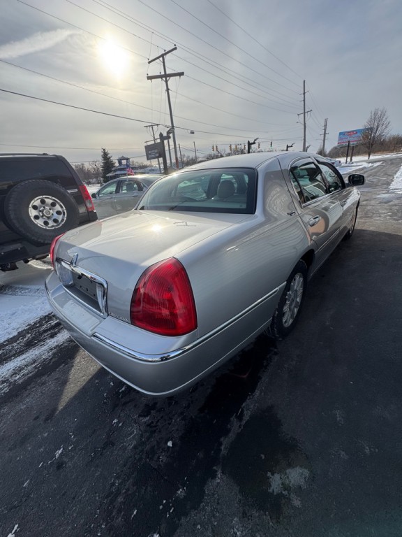 2009 Lincoln Town Car Image 4