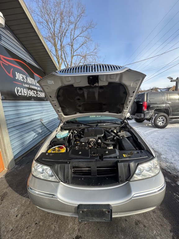 2009 Lincoln Town Car Image 9