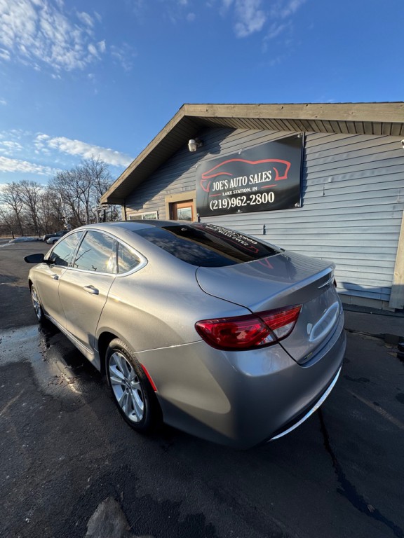 2016 Chrysler 200 Image 6