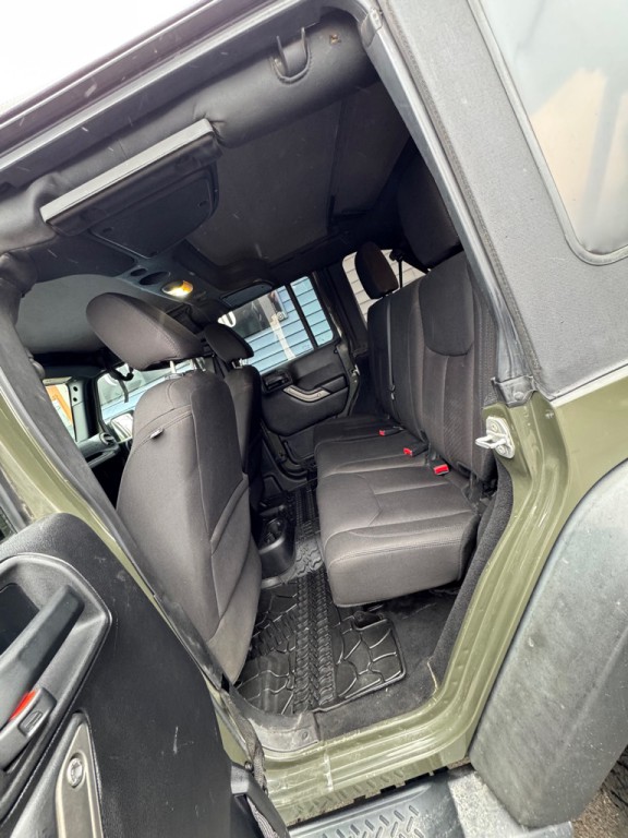 2015 Jeep Wrangler Unlimited Image 9