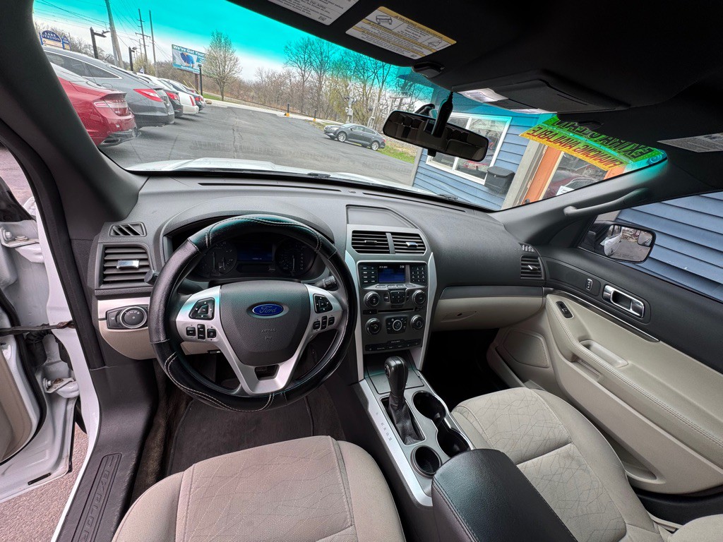 2015 Ford Explorer Image 8
