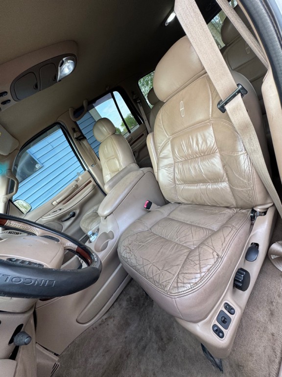 1999 Lincoln Navigator Image 8