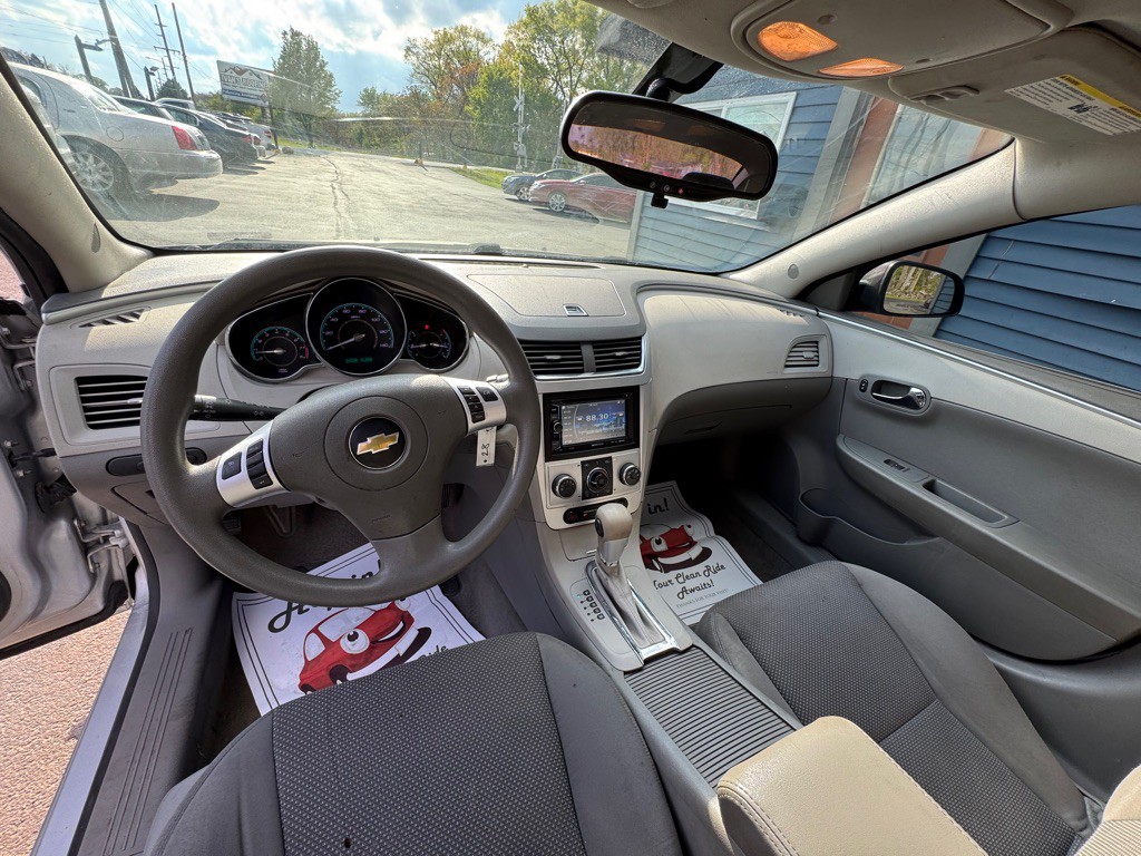 2012 Chevrolet Malibu Image 7