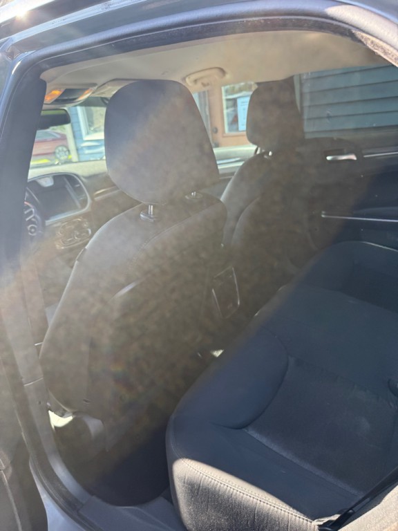 2019 Chrysler 300 Image 8