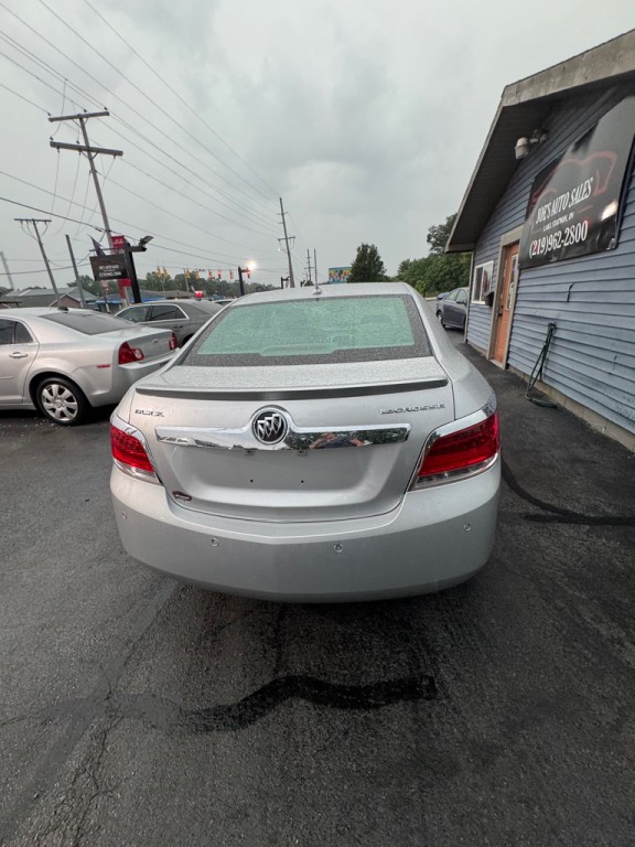 2010 Buick Lacrosse Image 5