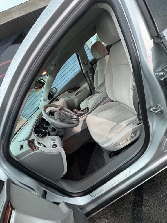2010 Buick Lacrosse Image 7