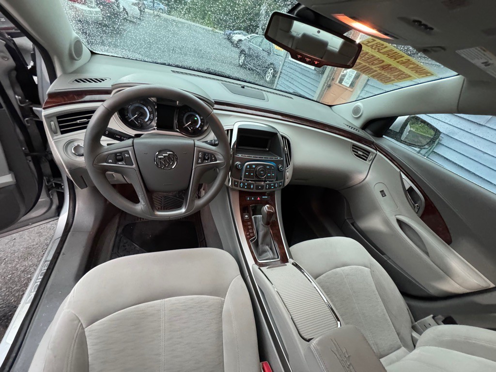 2010 Buick Lacrosse Image 8