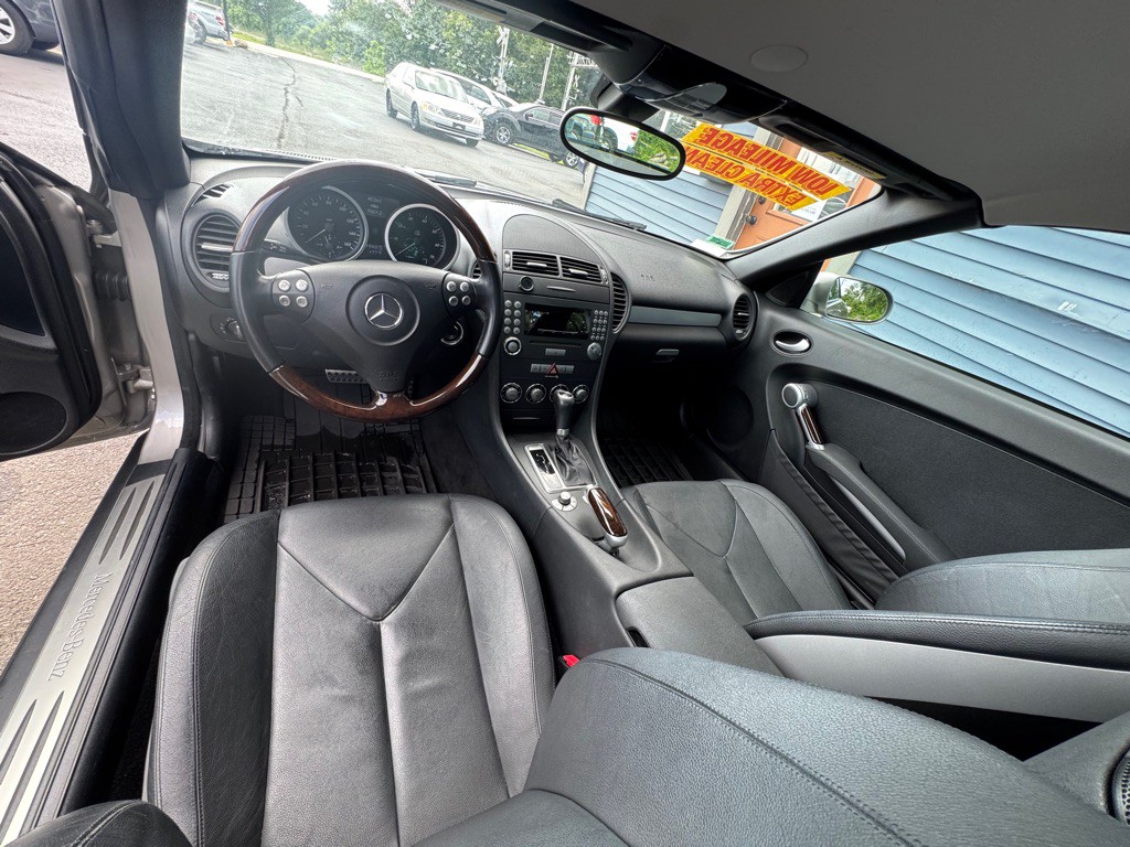 2006 Mercedes-Benz SLK-Class Image 10