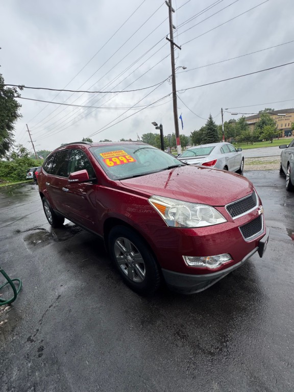 2010 Chevrolet Traverse Image 3