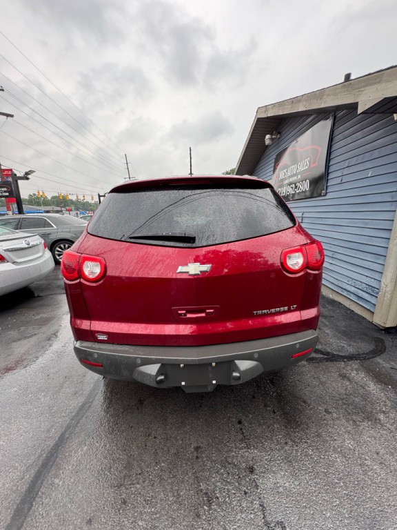 2010 Chevrolet Traverse Image 5