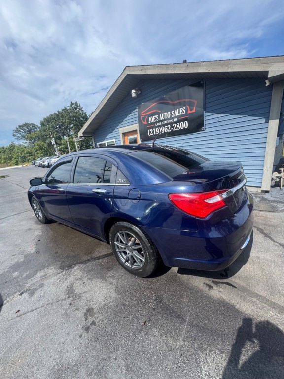 2013 Chrysler 200 Image 6