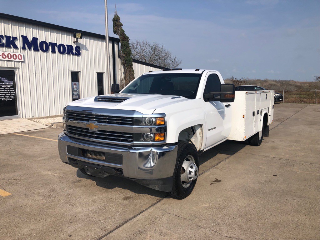 2018 Chevrolet Silverado 1500 Image 2