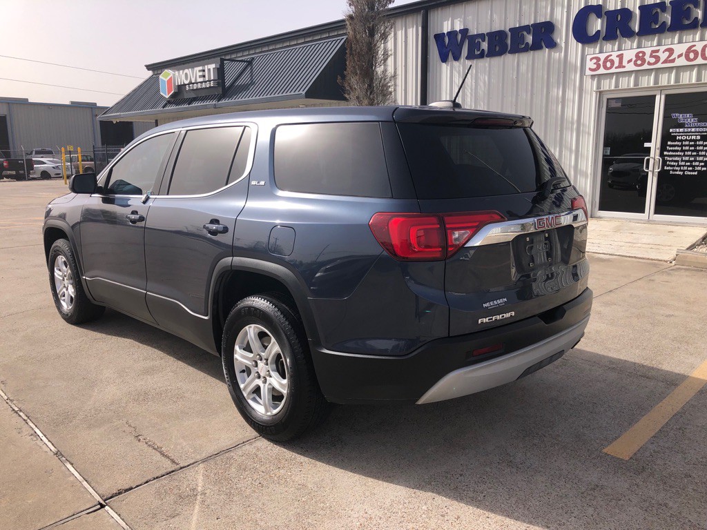 2018 GMC Acadia Image 3
