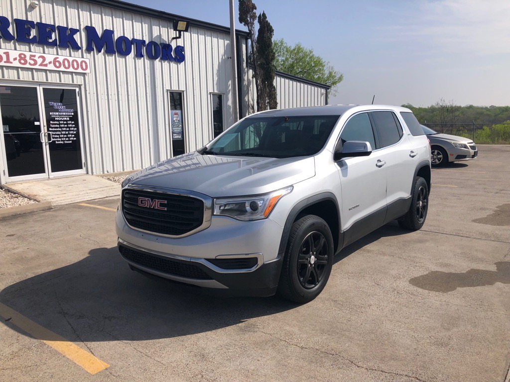 2017 GMC Acadia Image 2