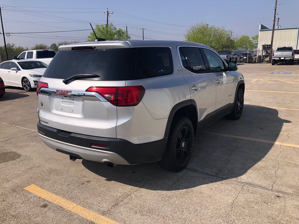 2017 GMC Acadia Image 4