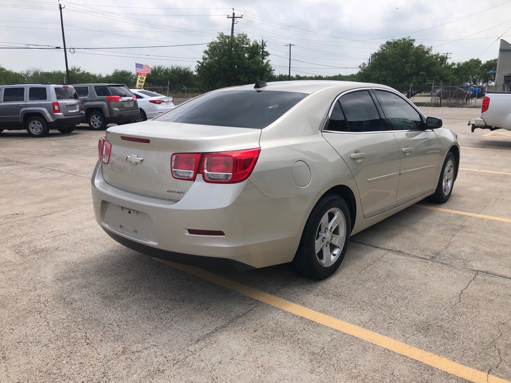 2013 Chevrolet Malibu Image 4