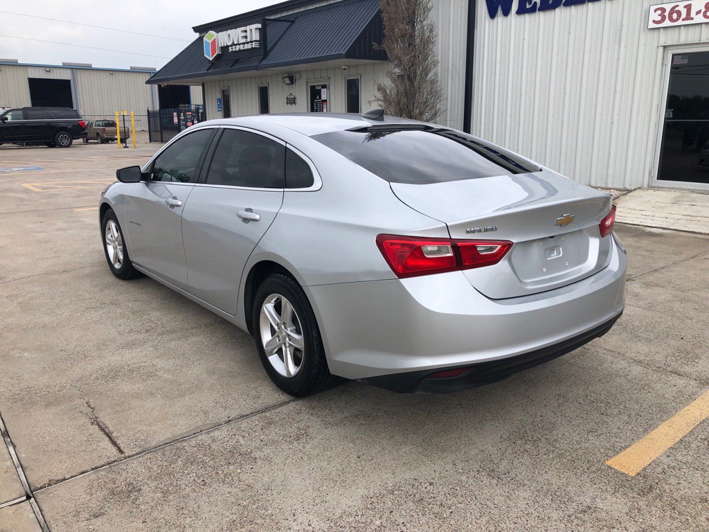 2021 Chevrolet Malibu Image 3