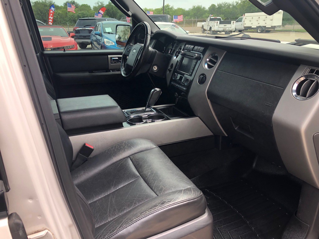 2011 Ford Expedition Image 11