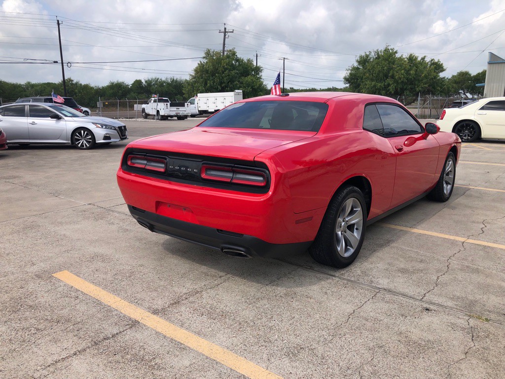 2015 Dodge Challenger Image 4