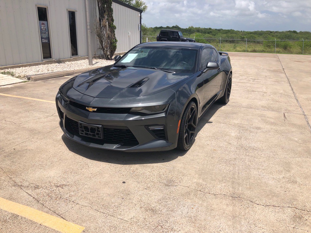 2017 Chevrolet Camaro Image 2