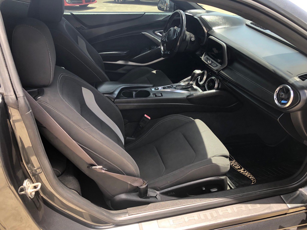 2017 Chevrolet Camaro Image 8