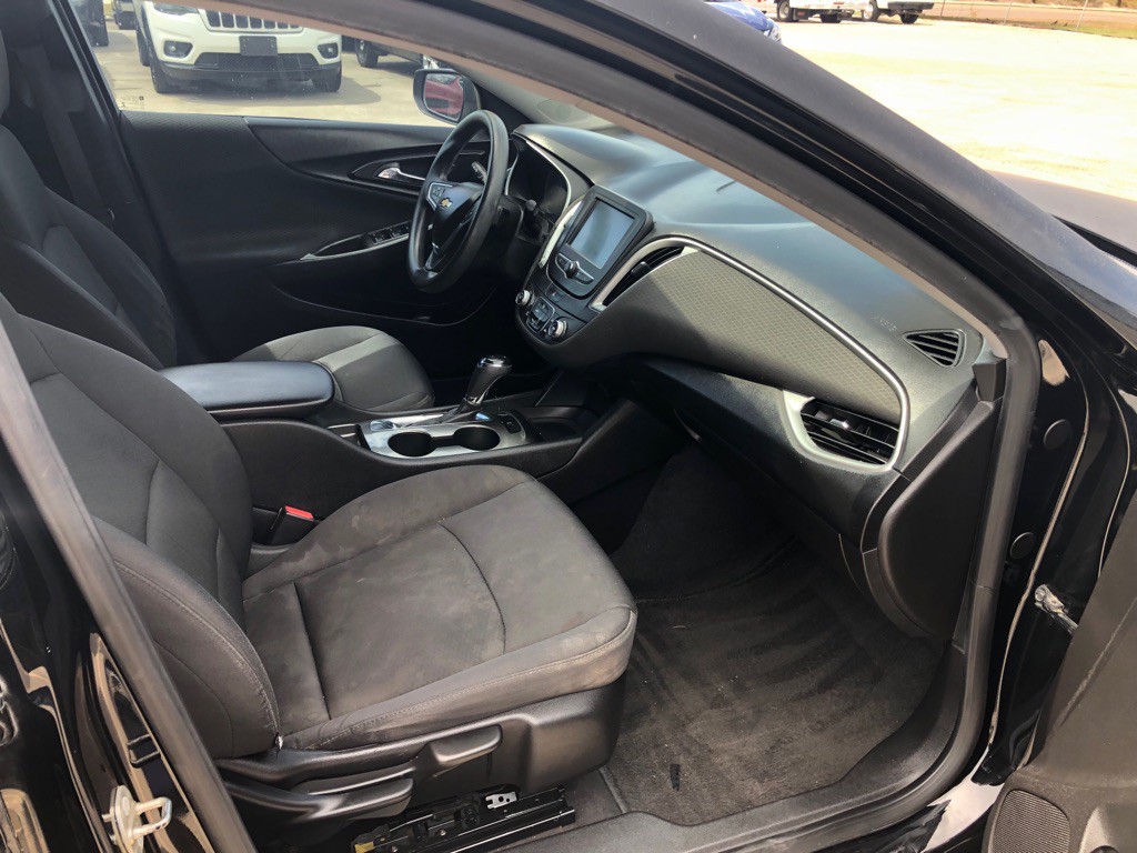 2016 Chevrolet Malibu Image 9