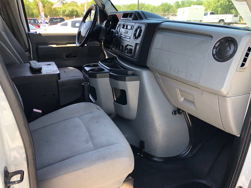 2013 Ford Econoline Image 10