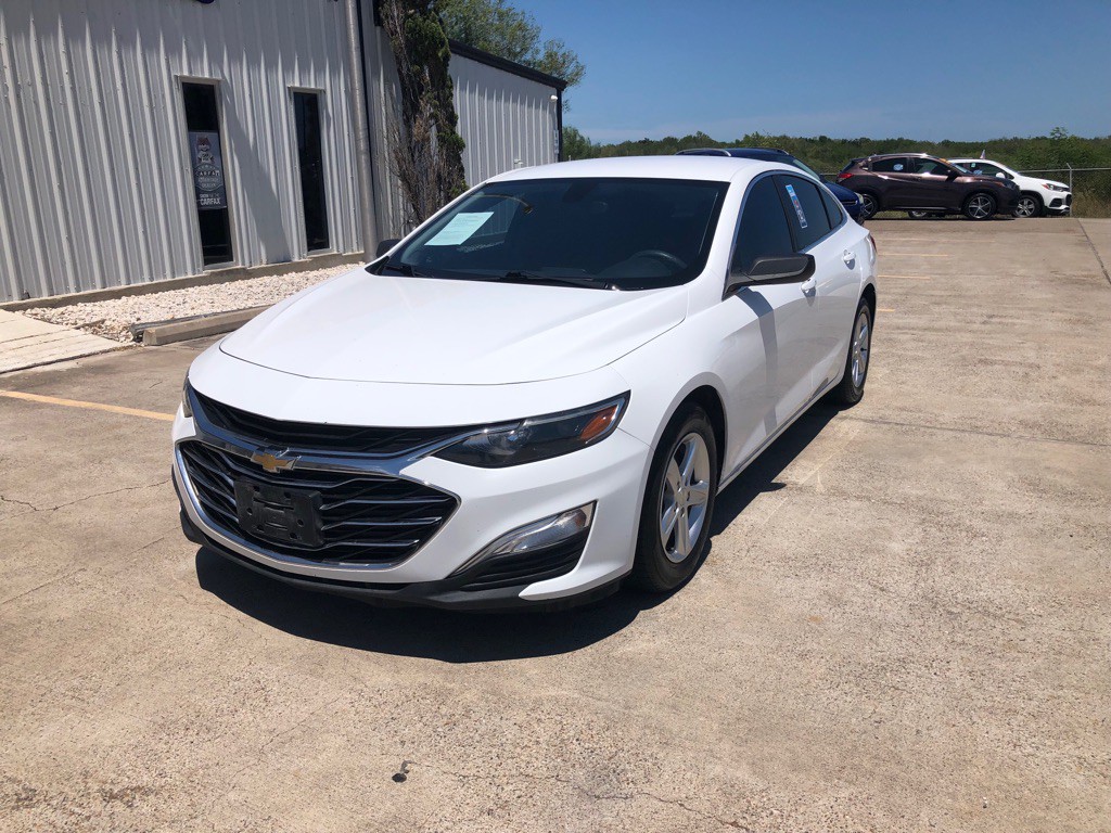 2019 Chevrolet Malibu Image 2