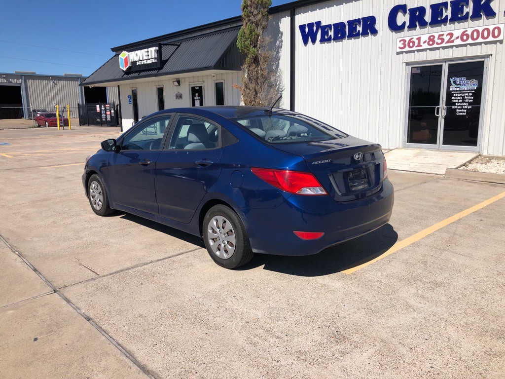2017 Hyundai Accent Image 3