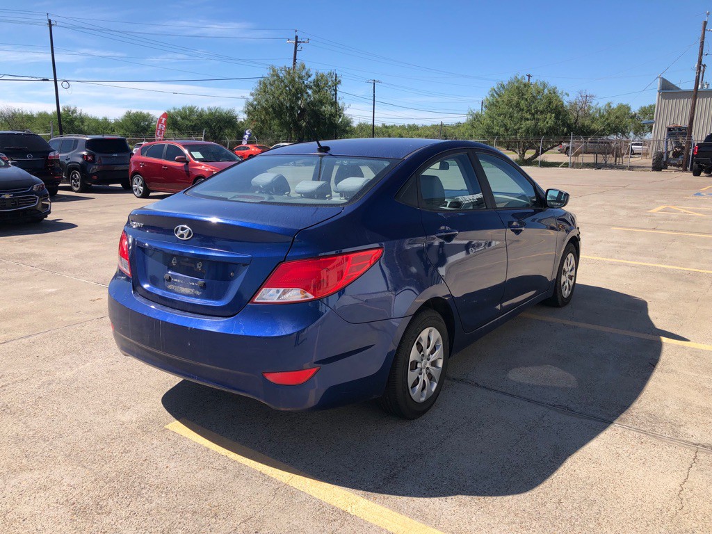 2017 Hyundai Accent Image 4