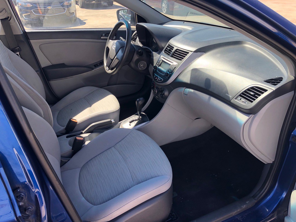 2017 Hyundai Accent Image 9