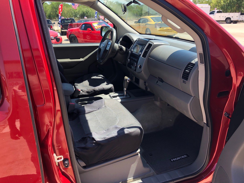 2017 Nissan Frontier Image 9