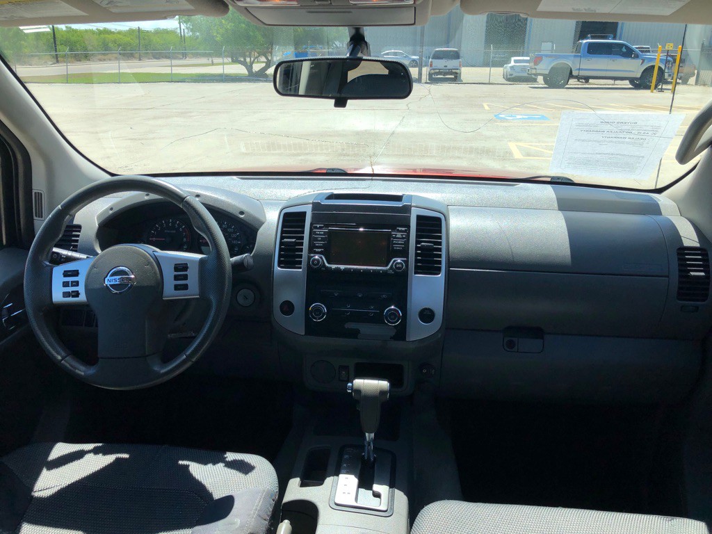 2017 Nissan Frontier Image 11
