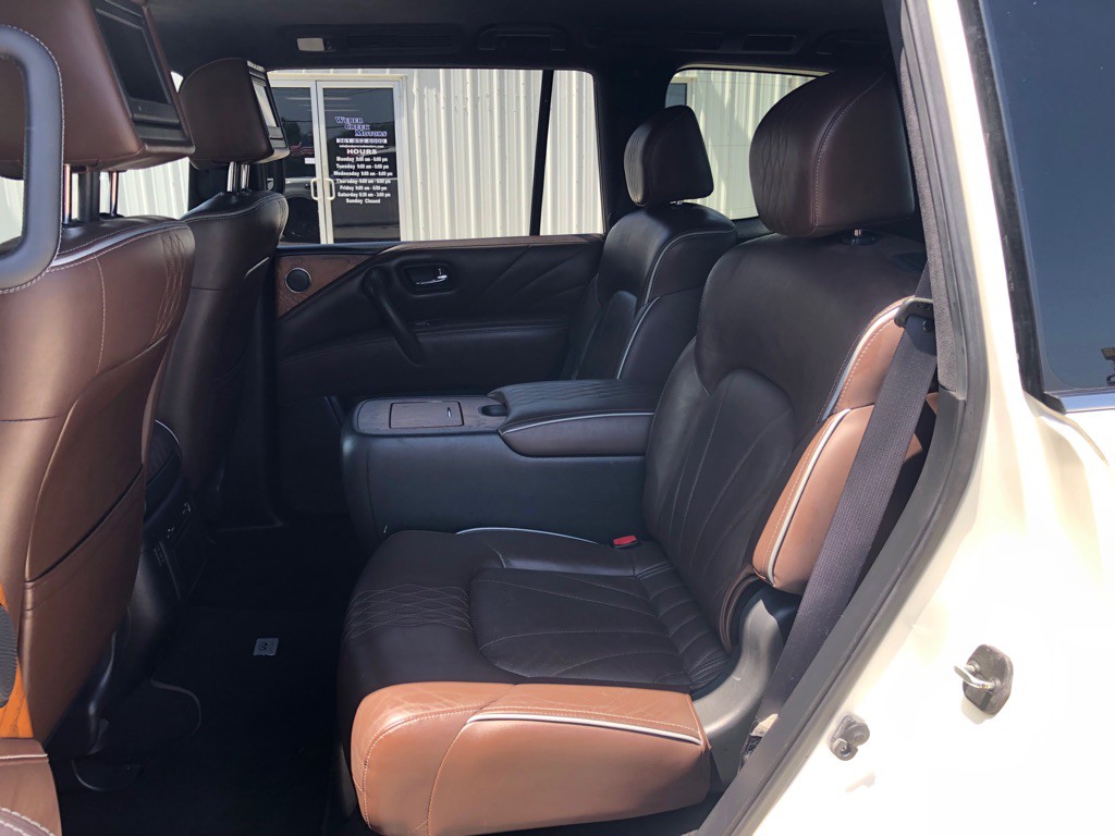2015 INFINITI QX80 Image 8