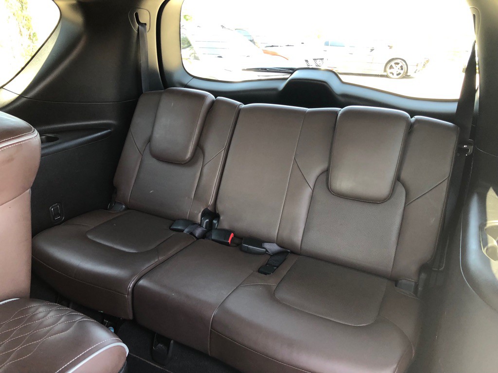 2015 INFINITI QX80 Image 9