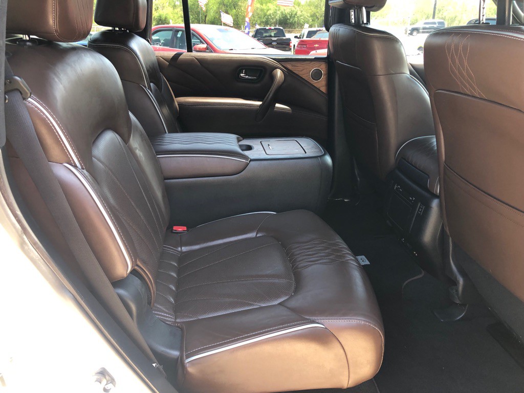 2015 INFINITI QX80 Image 13