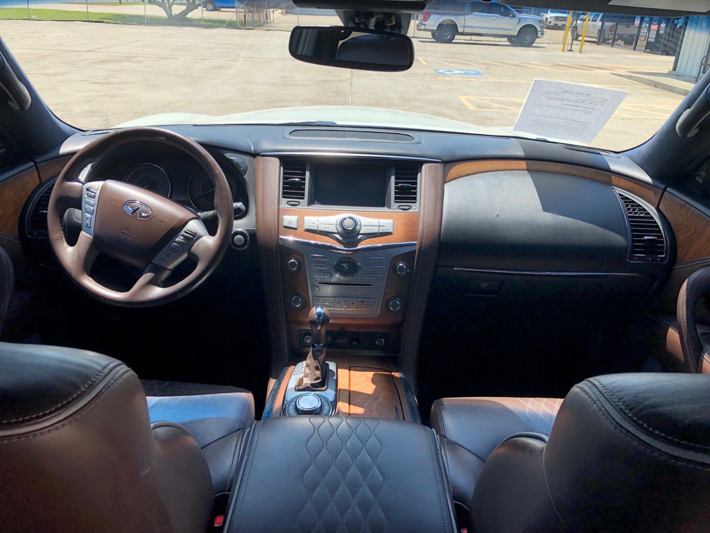 2015 INFINITI QX80 Image 14