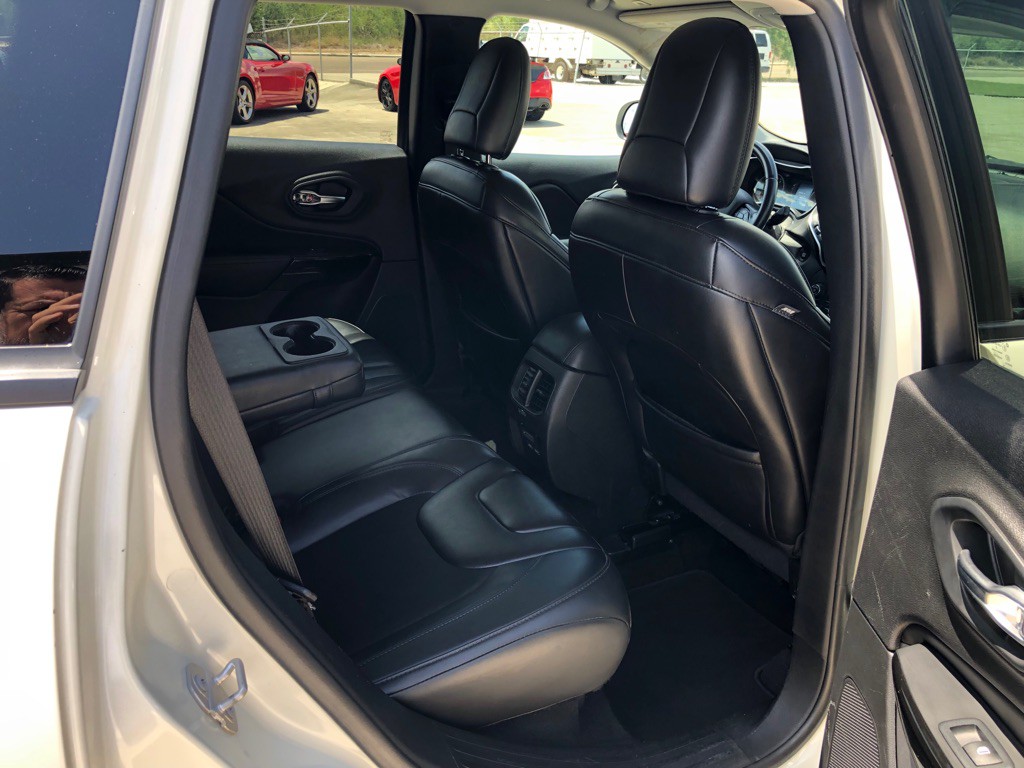 2019 Jeep Cherokee Image 11