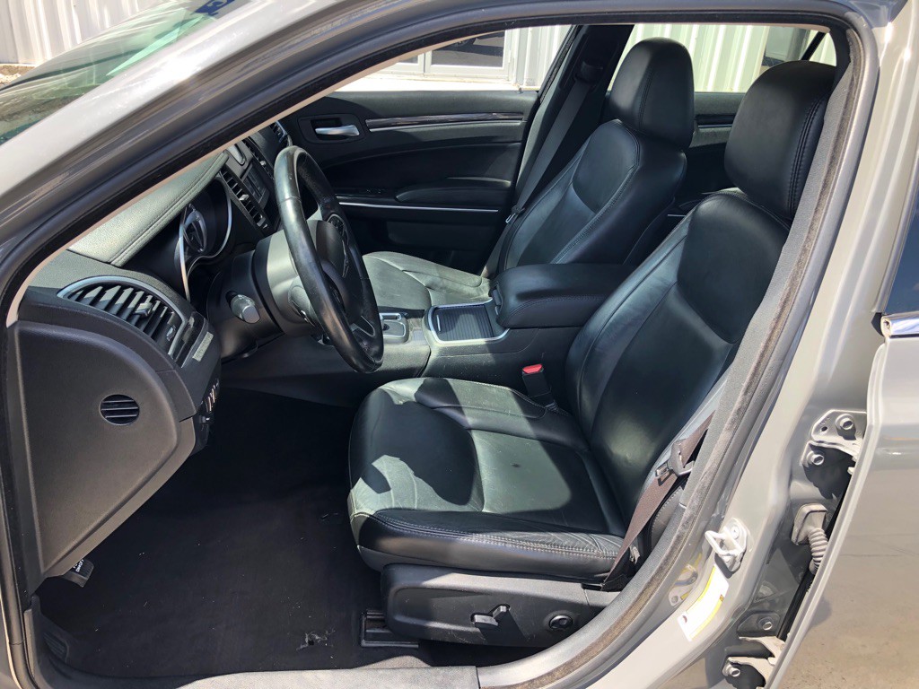 2018 Chrysler 300 Image 7