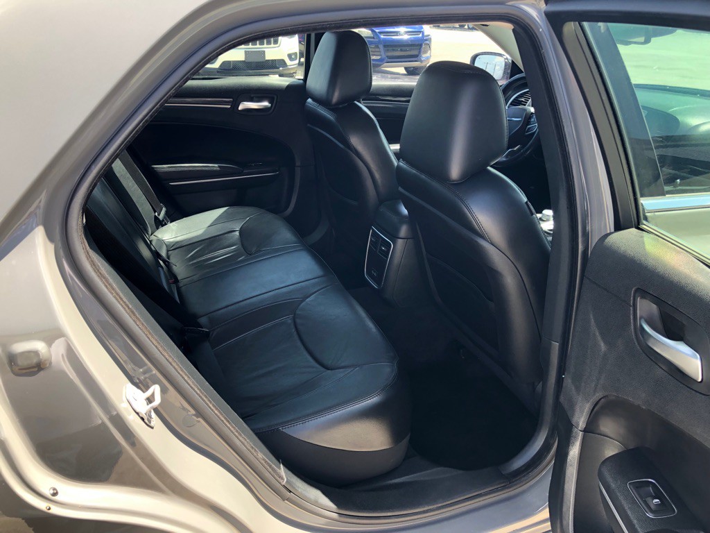 2018 Chrysler 300 Image 10
