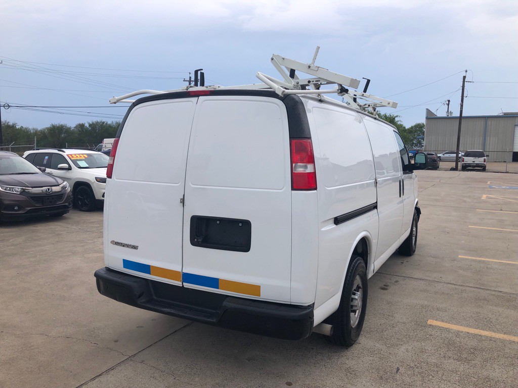 2019 Chevrolet Express Image 4